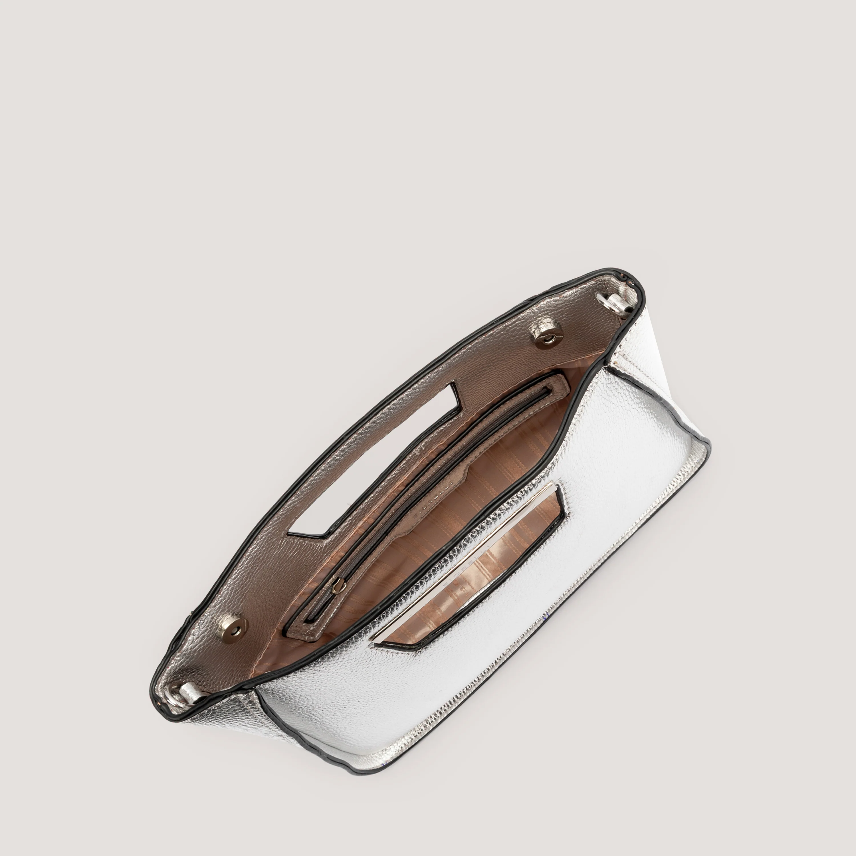 Lola - Image 5